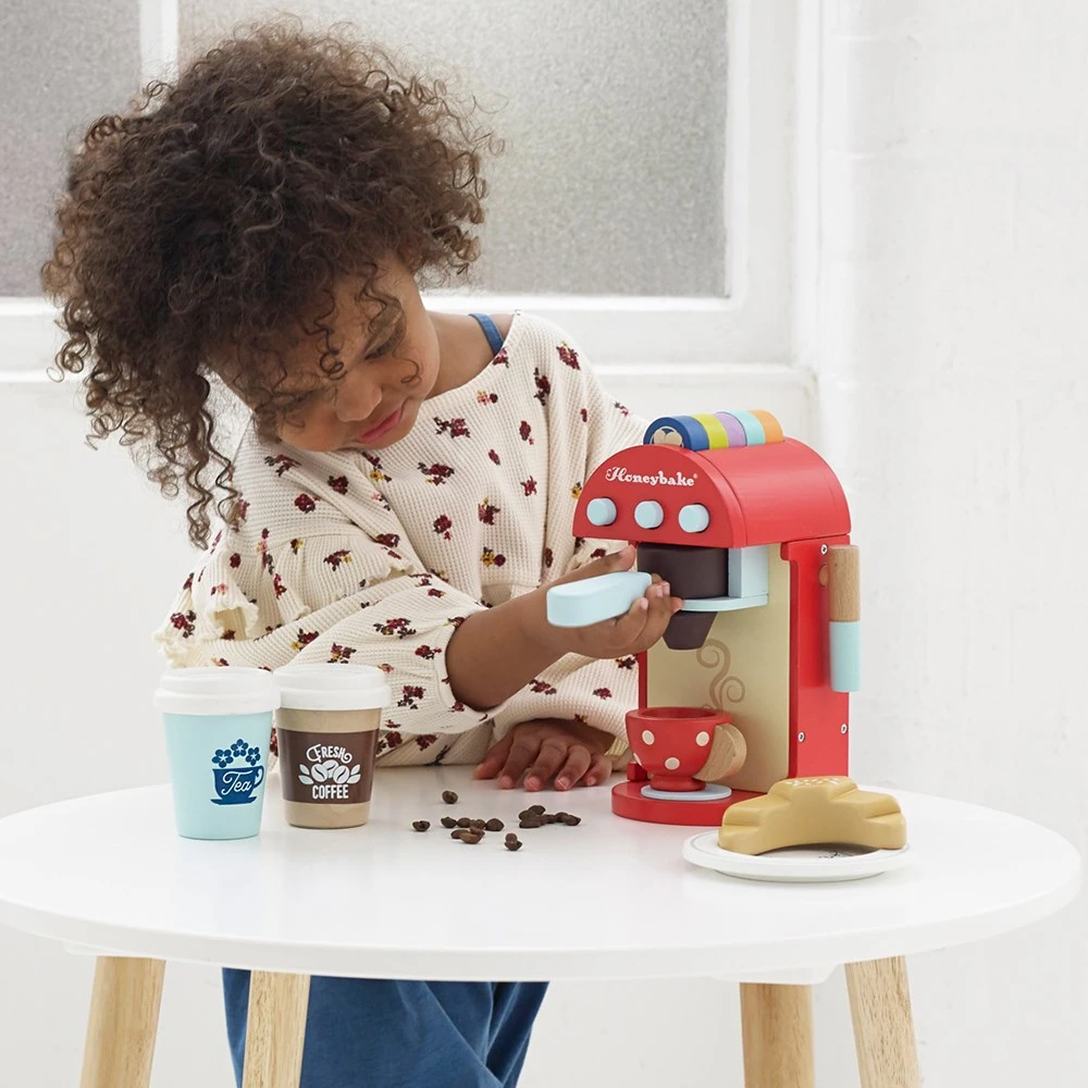 Le Toy Van Wooden Honeybake Cafe Machine With Milk Frother - Image 3