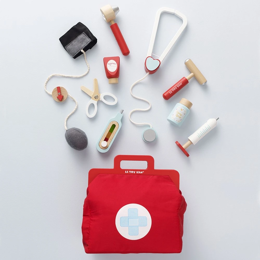 Le Toy Van Wooden Doctor's Set In Carry Bag - Image 4