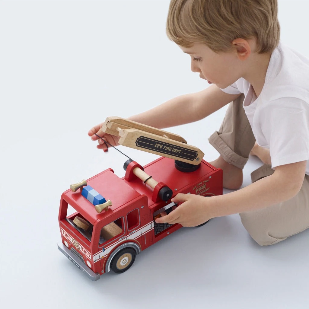 Le Toy Van Wooden Fire Engine (New Look) - Image 2