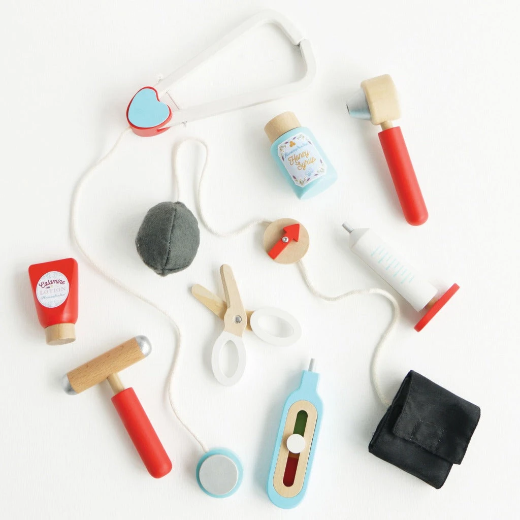 Le Toy Van Doctor's Kit (New Look) - Image 4