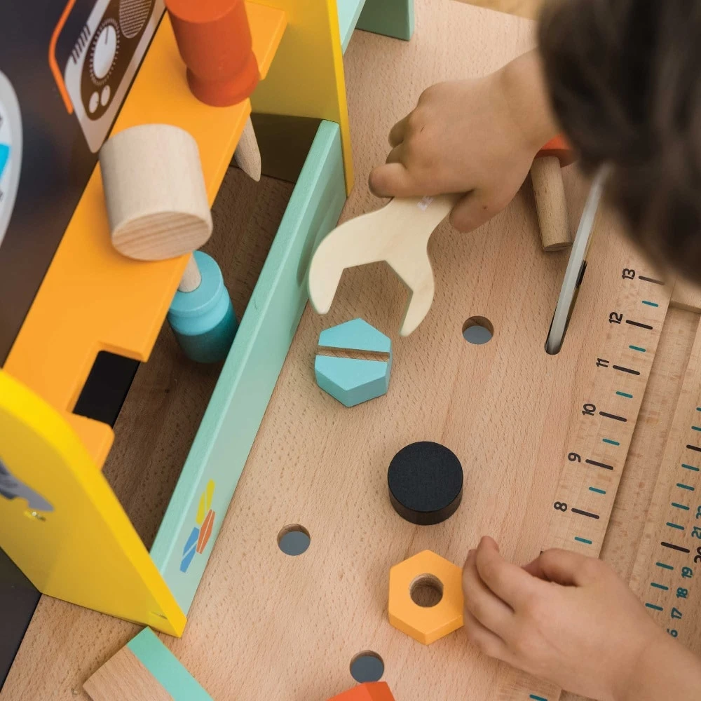 Le Toy Van Alex’s Work Bench - Image 6