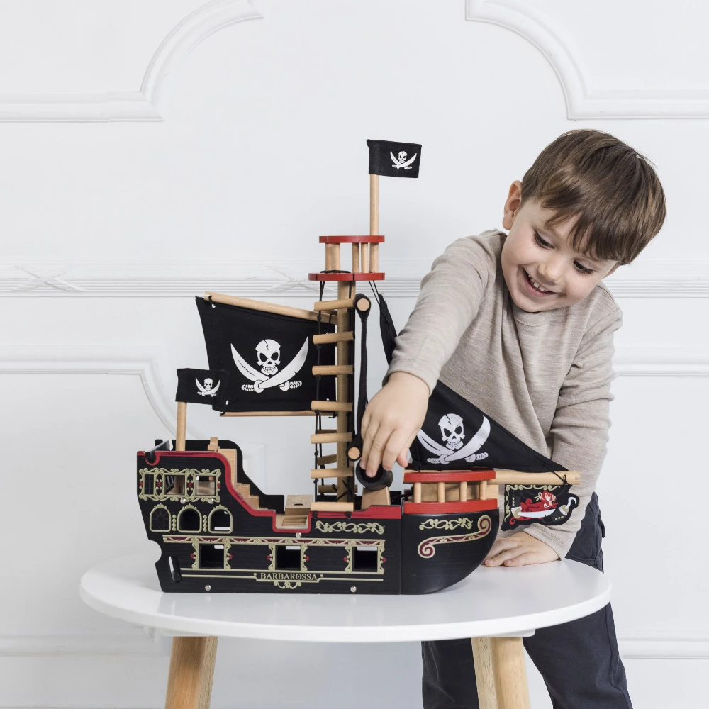 Le Toy Van Barbarossa Pirate Ship - Image 3