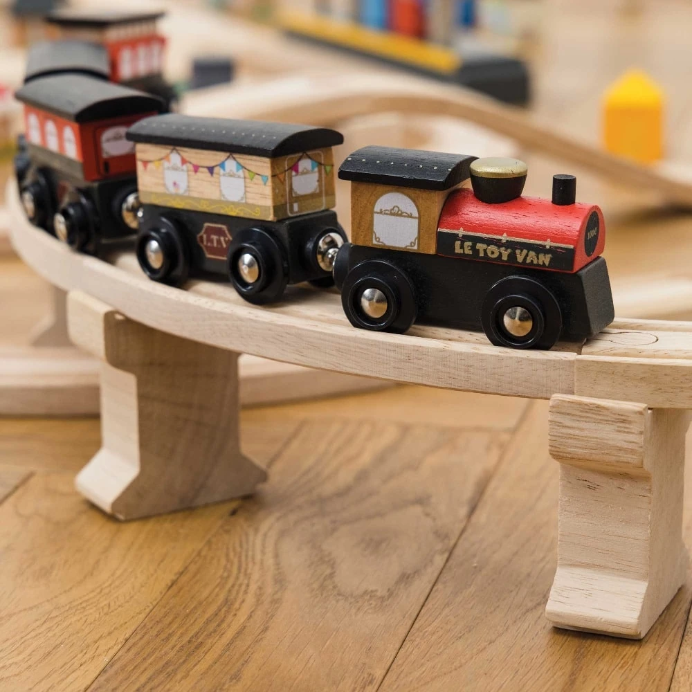 Le Toy Van London City Wooden Toy Train Set - Image 4