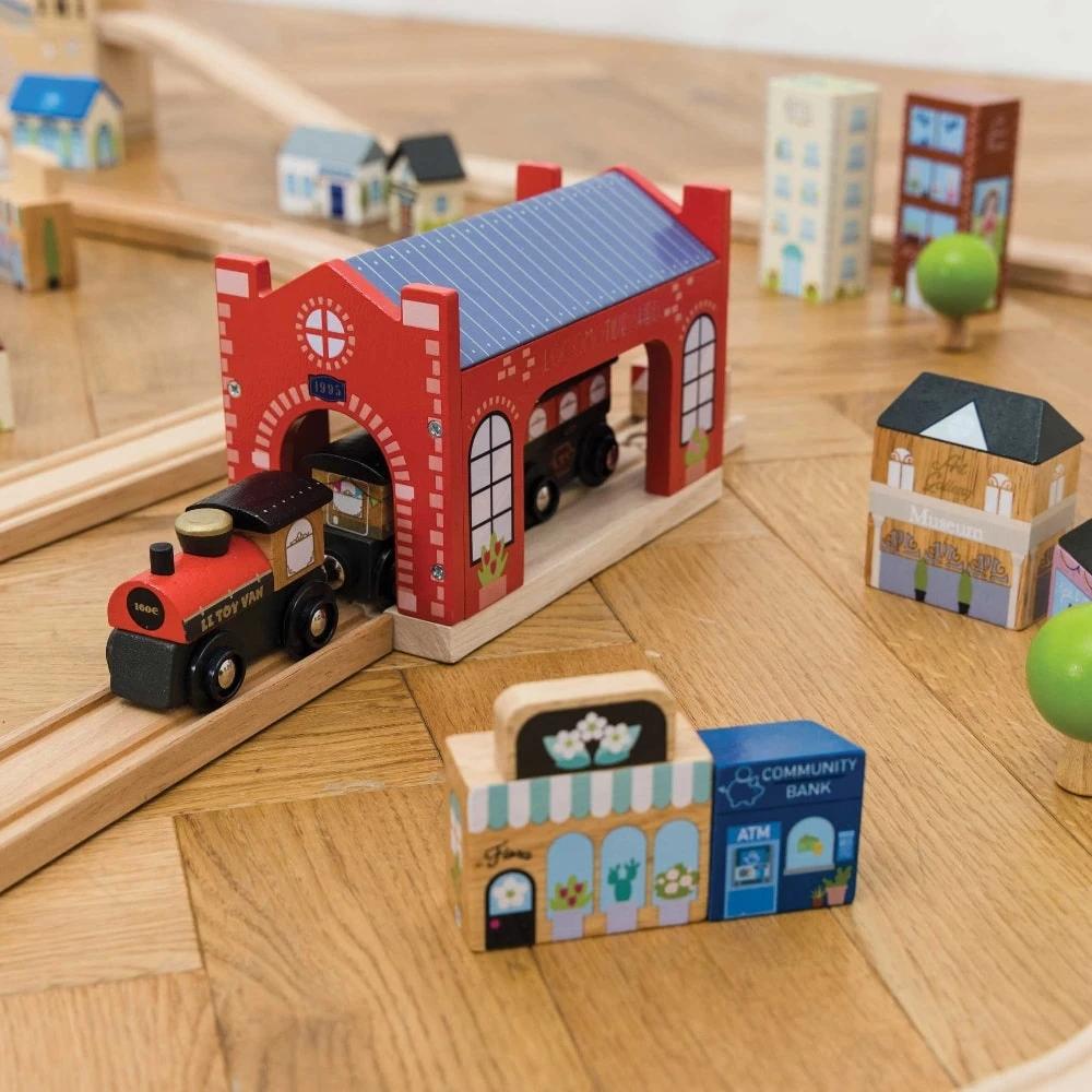 Le Toy Van London City Wooden Toy Train Set - Image 5